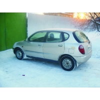 Продам а/м Daihatsu Storia битый