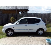 Продам а/м Daihatsu Storia требующий вложений